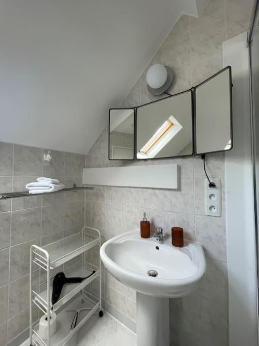 Gite Omaha 3 Etoiles - La Ferme Delaunay Saint-Come-du-Mont Екстер'єр фото